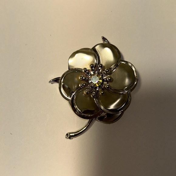 Silver Matte and Glossy Flower Brooch with a Aurora borealis Crystal - Picture 6 of 13